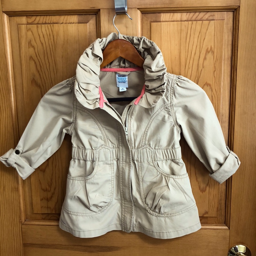 Old Navy Adorable Girl’s Zippered Coat Size 5